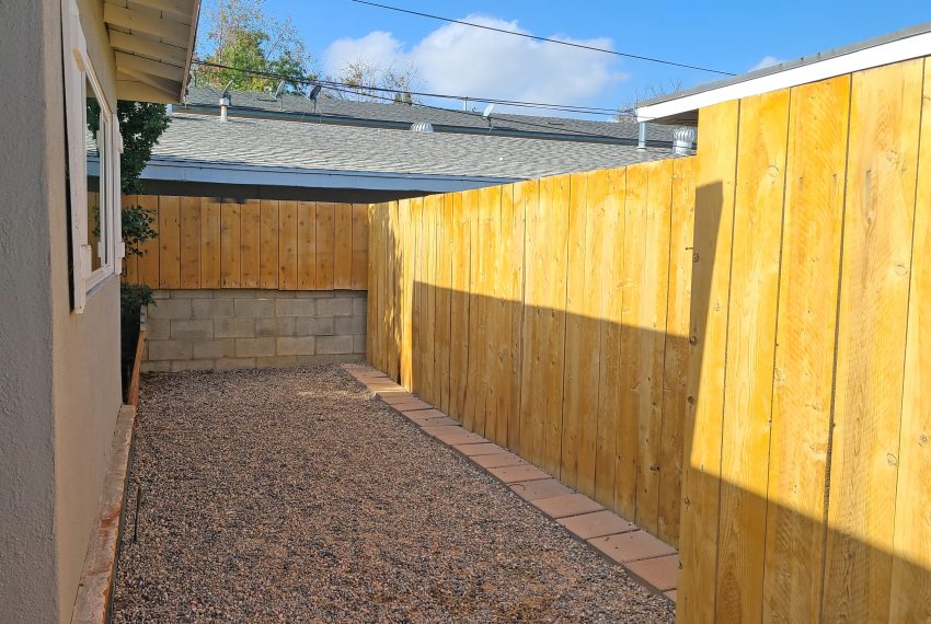 1023 E. Pennsylvania Ave. Yard (1)